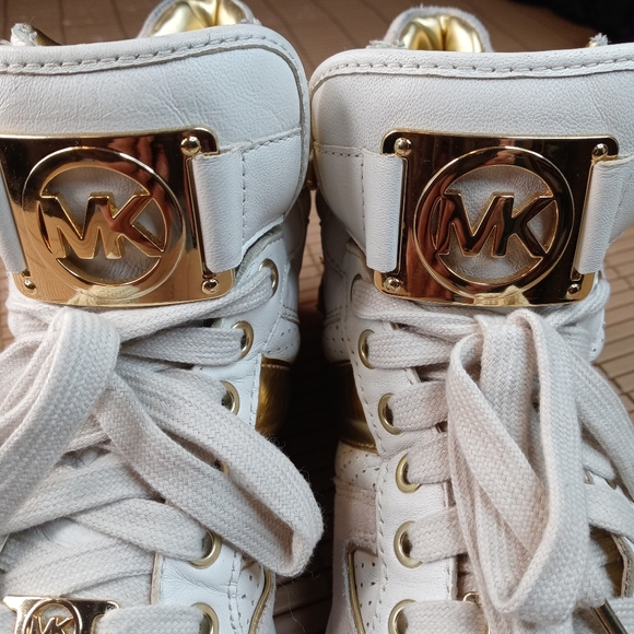 Michael Kors women's sz 9M high top sneaker boots. Perforated white leather and - Picture 10 of 11